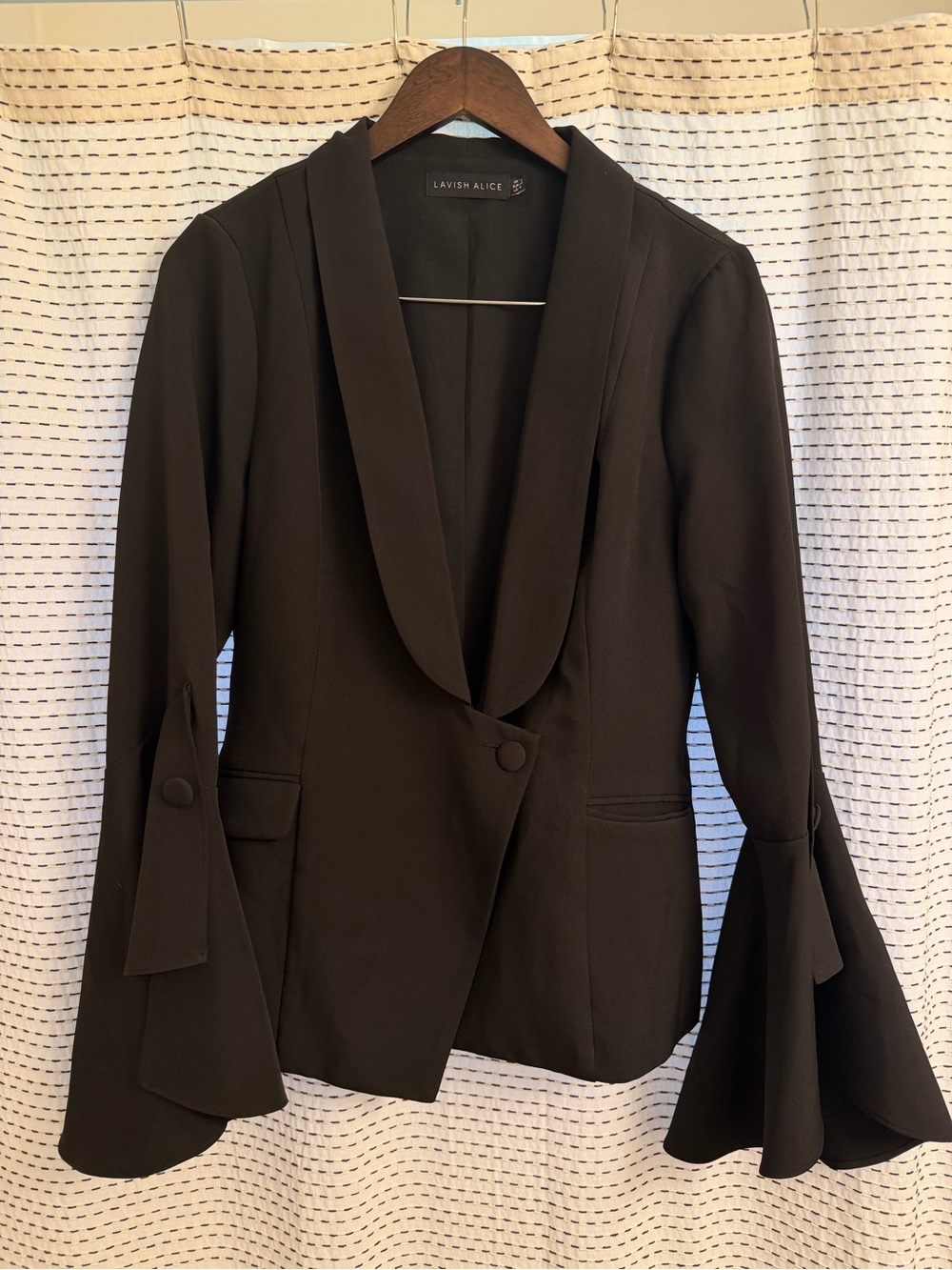 Lavish Alice Bell Sleeve Black Blazer
